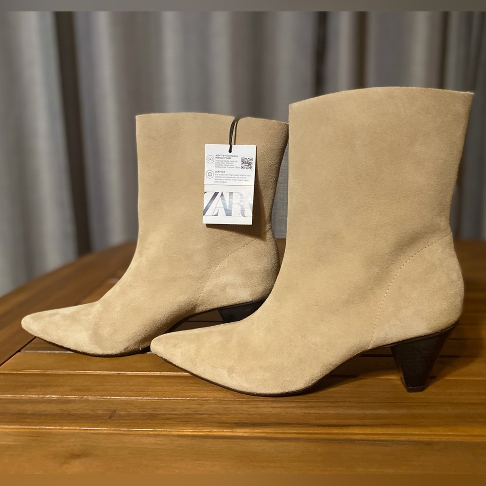 ZARA NWT Beige Genuine Soft Suede Leather Pull On Ankle Boots Sz 7 1/2 EU 38